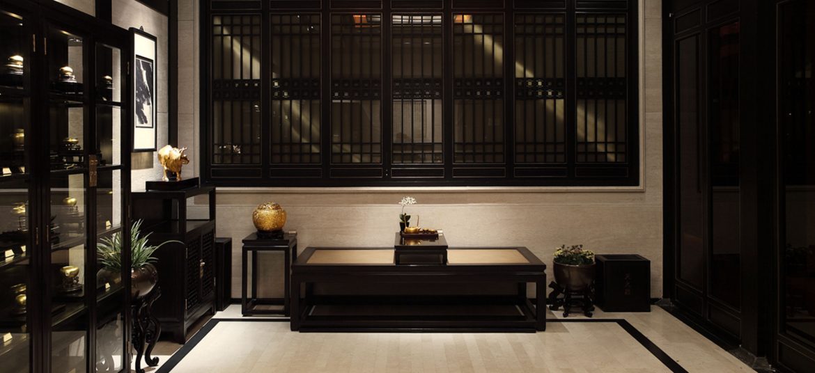 Despite sluggish demand in the retail jewellery market, Beijing-based Laopu Gold has emerged as a standout success.
With revenue skyrocketing 148% year-on-year in the first half of 2024 and stock prices surging 437% since its June Hong Kong listing, the jeweller has become the best performer on the Hang Seng Composite Index this year. 
Since its market debut, the 14-day relative strength index (RSI) of Laopu Gold’s stock has surpassed 80 on at least five occasions—a notable achievement often signalling a strong outperformer.
While an RSI above 70 typically suggests the stock may be overbought, analysts remain optimistic. 
All 14 analysts covering the company have issued buy recommendations, according to Bloomberg data.
The Hermès of gold: what’s behind Laopu’s irresistible allure?
Laopu Gold has maintained an impressive gross margin above 40% over the past three years, far surpassing the industry average of 8% to 20%. 
Founded 15 years ago, the jewellery maker distinguishes itself by focusing on heritage gold jewellery inspired by Buddhism, priced as high-end luxury items rather than by weight. 
This strategy has elevated the brand, drawing comparisons to global icons like Cartier and Tiffany.
Offering fixed prices for its jewellery, it has distanced itself from fluctuations in gold prices that typically influence consumer behaviour in China.
The brand also distinguishes itself with unique practices: it avoids franchising, operates only directly managed stores, and exclusively uses “old craft” pure gold, with no low-carat options. 
This approach has earned Laopu the moniker “Hermès of gold,” cementing its place as a luxury leader in China’s jewellery market.
Laopu’s “relatively small size” is also an advantage that allows it to focus on quality over quantity, said Mark Tanner, managing director of consultancy China Skinny in Shanghai, as reported by Bloomberg.
The brand “fills a space” in the untapped China-made luxury market, he said.
With just 33 stores, the brand’s exclusive presence enhances its appeal among China’s high-net-worth clientele.
A 7.2-gram Laopu necklace can retail for 11,230 yuan (US$1,540)—a premium far above its weight-based value—further solidifying its luxury standing. 
For wealthy patrons seeking bespoke pieces that incorporate classic Chinese motifs, prices can reach hundreds of thousands of yuan.
Laopu Gold stock bucks broader market trends
While many Chinese retailers await government stimulus to boost consumption, Laopu Gold has already carved a thriving niche. 
Its focus on wealthy repeat customers has paid dividends, with loyalty members making purchases five times or more doubling since 2021.
JPMorgan Chase analysts forecast Laopu’s revenue to grow by 55% annually between 2024 and 2026. 
The company plans to expand its footprint with 10 new stores in mainland China and five across Hong Kong, Macau, Singapore, and other Asian cities within three years.
The jeweller also capitalizes on digital sales via Alibaba’s Tmall, JD.com, and WeChat, enhancing its reach beyond brick-and-mortar locations.
Despite its successes, Laopu Gold faces potential hurdles. Maintaining its aura of exclusivity while scaling operations will be critical, Tanner said. 
Additionally, fluctuating gold prices and intensifying competition from established brands like Chow Tai Fook and Cartier may test its resilience.
The post <a href="https://invezz.com/news/2024/12/20/laopu-gold-stock-surges-437-since-june-listing-whats-fueling-the-rally/">Laopu Gold stock surges 437% since June listing: what’s fueling the rally?</a> appeared first on <a href="https://invezz.com/">Invezz</a> Laopu Gold stock surges 437% since June listing: what’s fueling the rally?